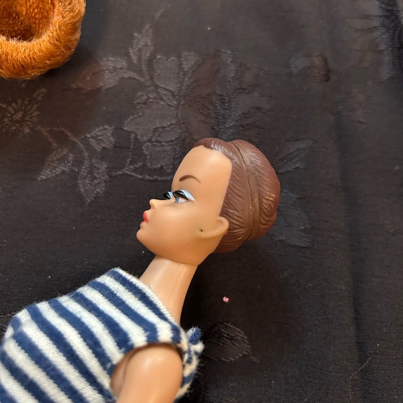 Barbie Fashion Queen doll with total bubble cut wig and black label blue top - Picture 12 of 12
